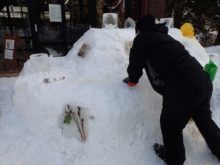 氷も使って装飾しているところ