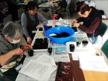 ペチュニアの摘心をしているところ