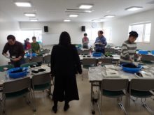 サポーターが講習会の容易をしているところ