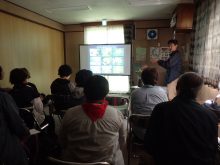 講義を行っているところ