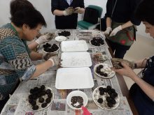 おダンゴをまるめているところ