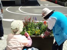 班で話し合いつつの作業風景