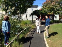 花壇のかいの3人