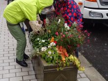 花壇片付けの様子