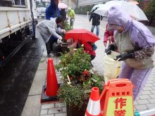 雨の中の作業の様子