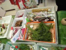 しきりを使って見やすく整理された材料いれ