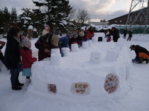 子ども達もせっせと作業中