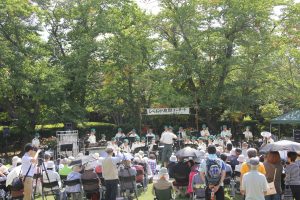 陸上自衛隊第11音楽隊の演奏