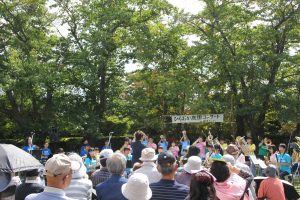 平岡緑中学校の演奏