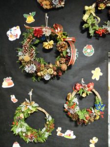 「「まつぼっくりアート講座～木の実でリース作り～」のご案内」の画像