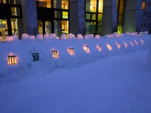 「スノーキャンドルの様子とまつぼっくりアート講座のご案内」の画像