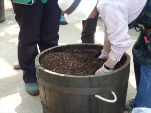 お手本を見せてくれる宮崎先生。