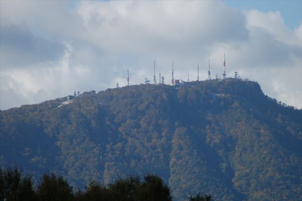 「手稲山初冠雪と、紅葉情報」の画像
