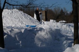 ボランティアさんが作ってくれたソリ用のスロープ