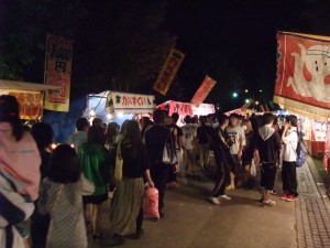 まだまだこんな人波です。