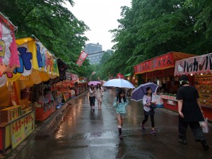 あいにくの雨になりましたね。