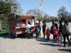 ５／６までキタラ前にはクレープ屋さんがいますよ～