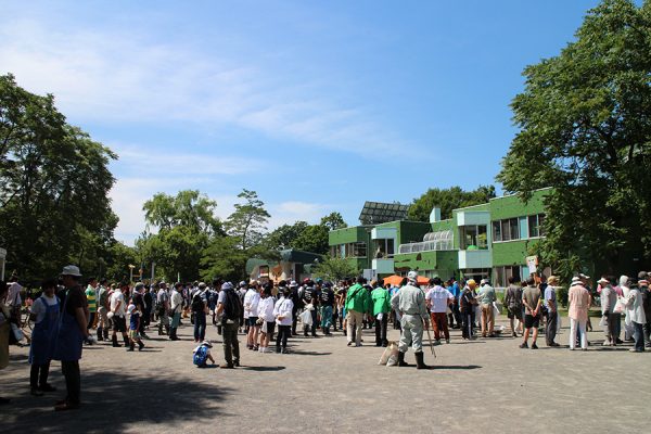 鴨々川清掃集合の様子