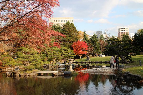 日本庭園の紅葉