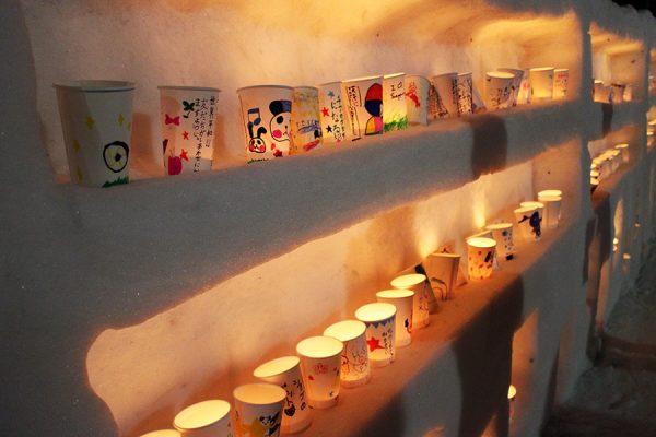 ゆきあかりin中島公園　紙コップランタン点灯中の様子