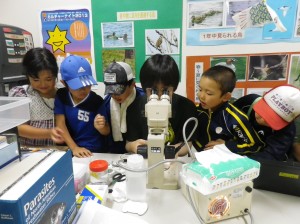 子ども達の熱い視線の先には・・・