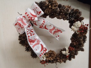 木の実のリース