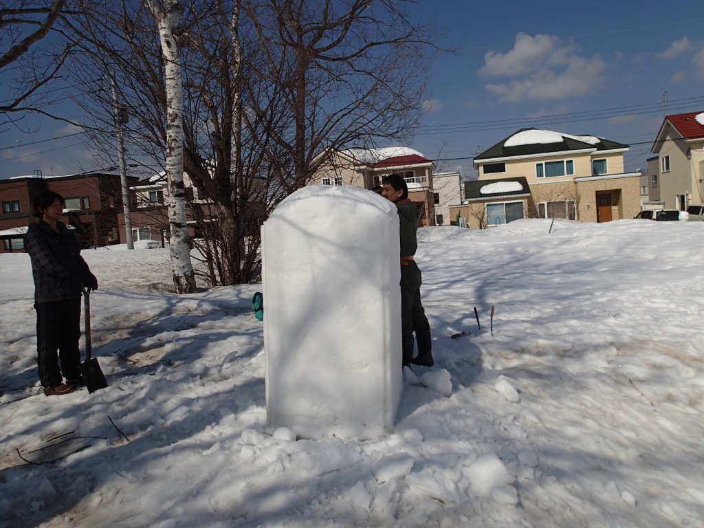 雪像作成中