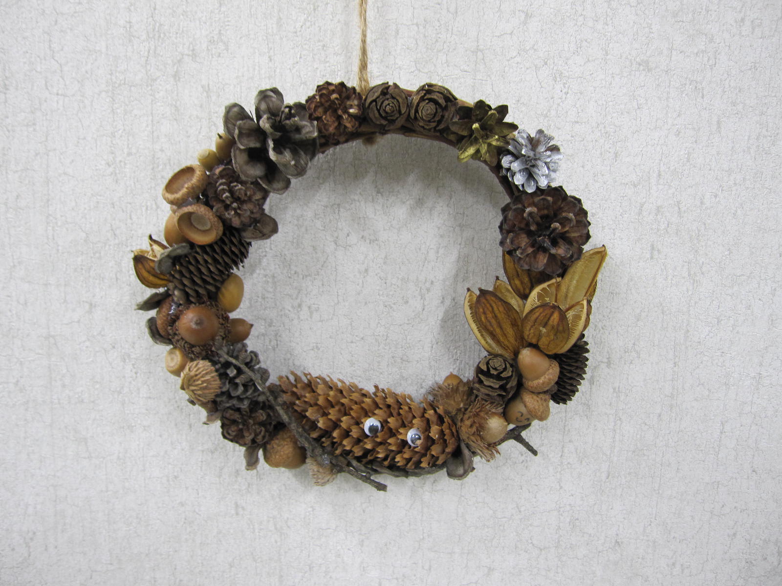 木の実のリース