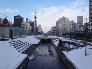 「公園にも雪が降ってきました！」の画像