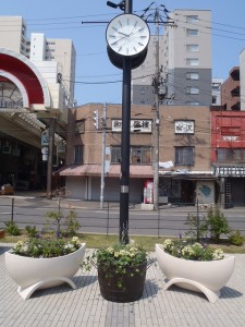 「狸二条広場にコンテナ花壇が登場」の画像