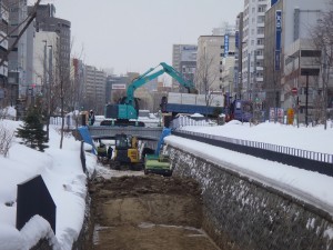 「河床の工事が行われています」の画像