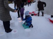 点灯するこども達1