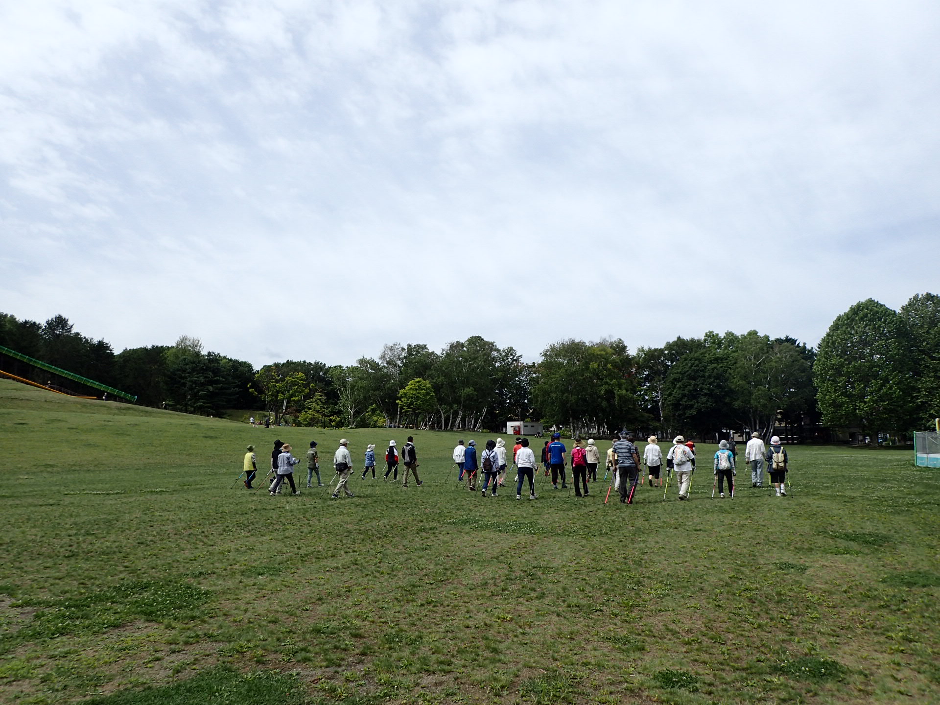月寒公園ノルディック・ウォーク体験会　8月31日実施　歩き方の練習風景