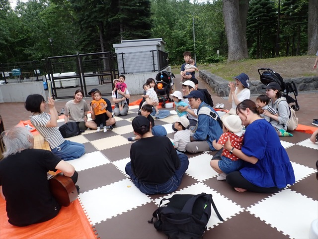 絵本の読み聞かせ_R