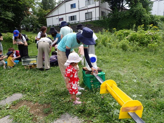 お魚を流します_R