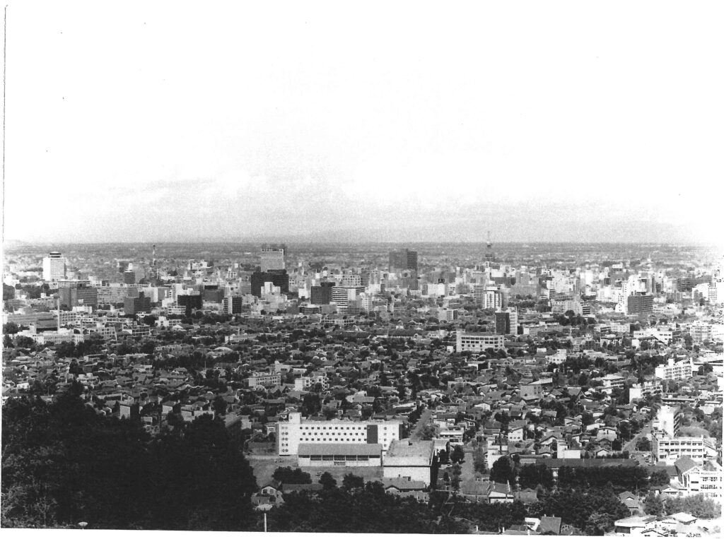 1972年6月旭山記念公園から市内遠望