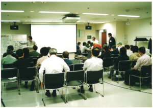 2002年5月22日第1回ワークショップの様子➀