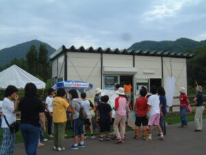 2002年7月29日プロジェクトハウスの様子