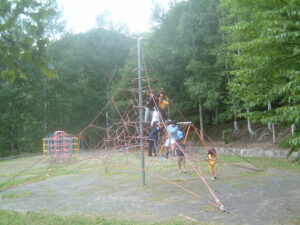 2002年8月3日旧遊具コーナー(ザイルクライミング)