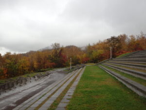 展望テラスからの藻岩山と紅葉