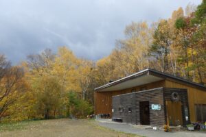 旭山紅葉情報2023年11月1日25森の家