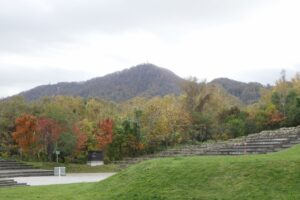 2024年10月22日紅葉の状況 (段上テラスと藻岩山)