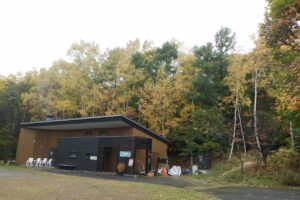 旭山の紅葉2025年10月24日16森の家の周り