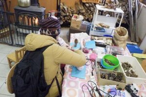 旭山冬のフェスティバルの様子（木工クラフトコーナー）