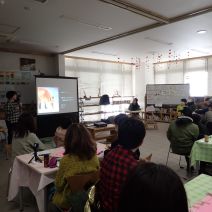 「「パークライフカフェ餌付けってなんだろう　野生動物へのえさやりを考える」を開催しました」の写真