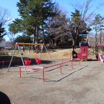 「こどもひろばの遊具を開放しました。」の写真