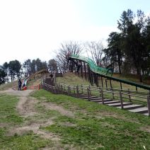 「ロングすべり台利用開始のお知らせ」の写真