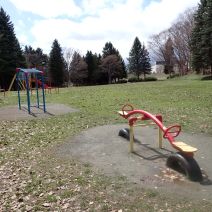 「遊具で遊べるようになりました」の写真