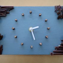 「イベント情報「クラフトの森」２月は木の実の時計作り」の写真