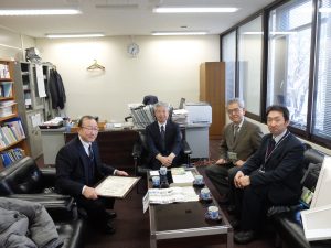 北海道新聞社にて集合写真